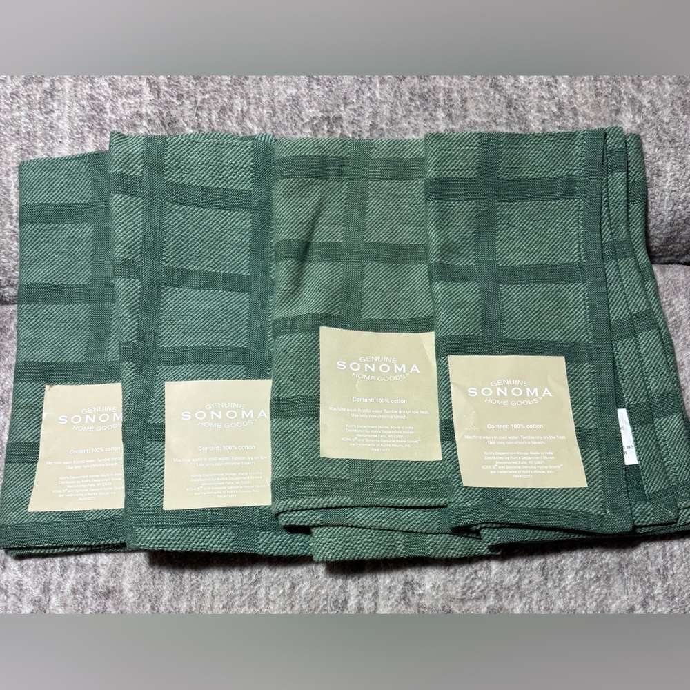 4 Sonoma Dark Green Cotton Napkins & 4 Blue with White Polka Dot Napkins